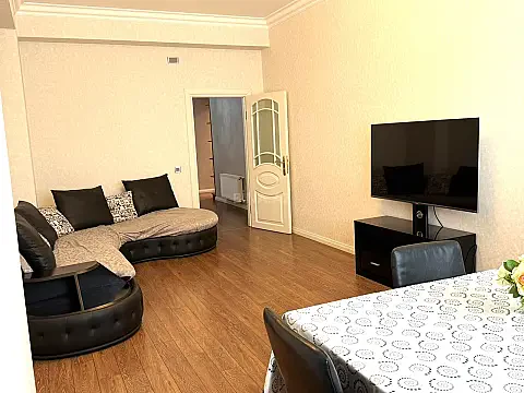 Kirayə verilir 3 otaqlı mənzil 140 m²