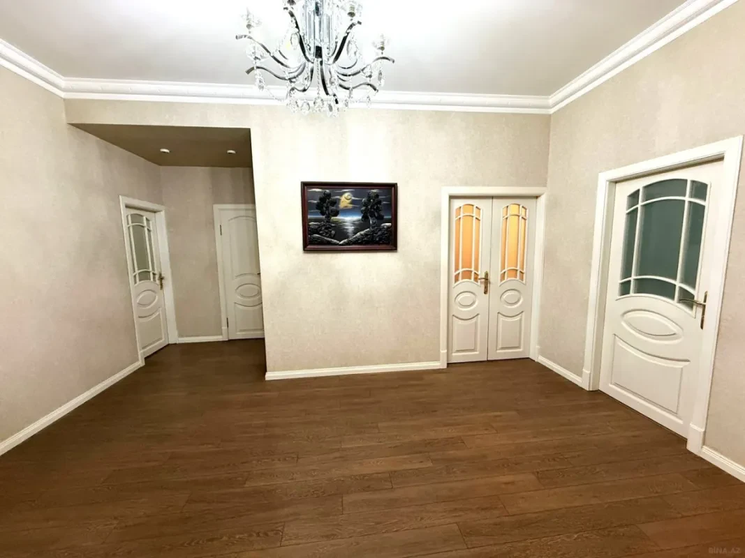 Kirayə verilir 3 otaqlı mənzil 140 m²