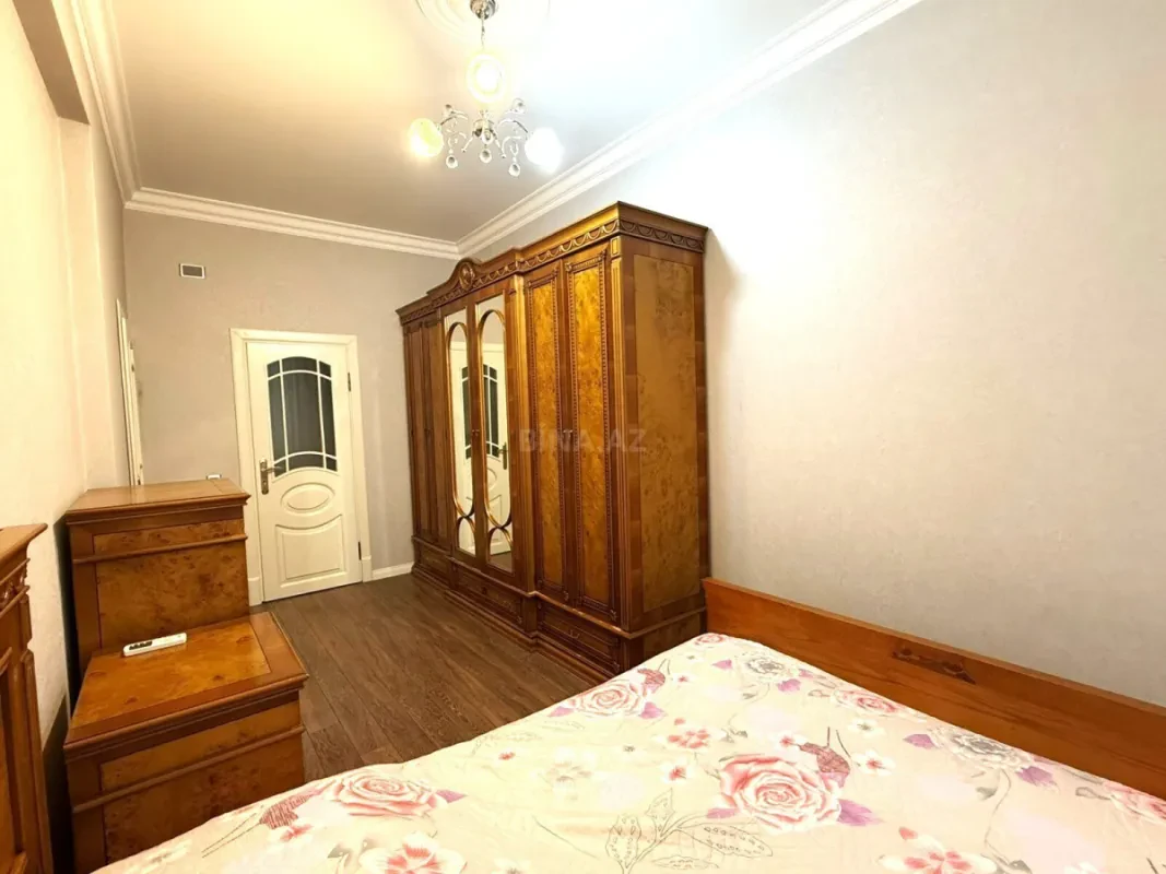 Kirayə verilir 3 otaqlı mənzil 140 m²