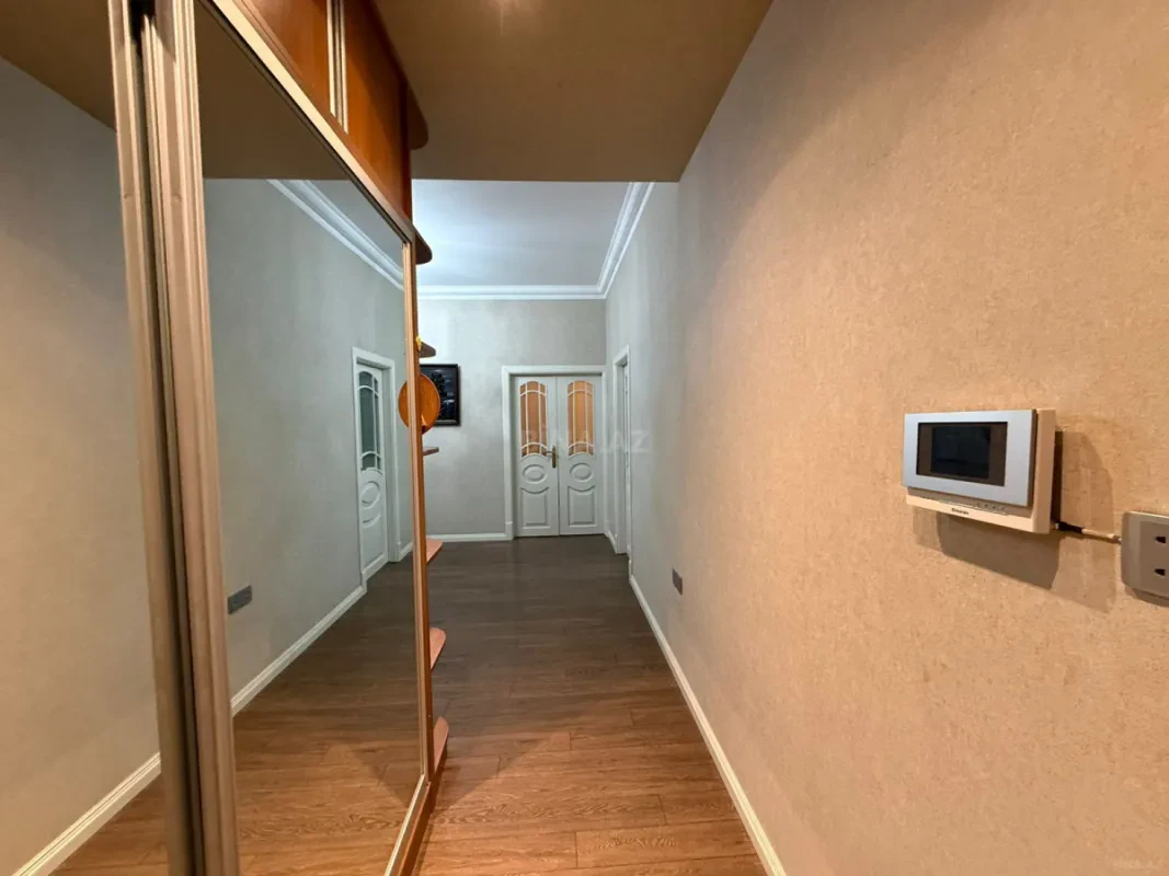 Kirayə verilir 3 otaqlı mənzil 140 m²