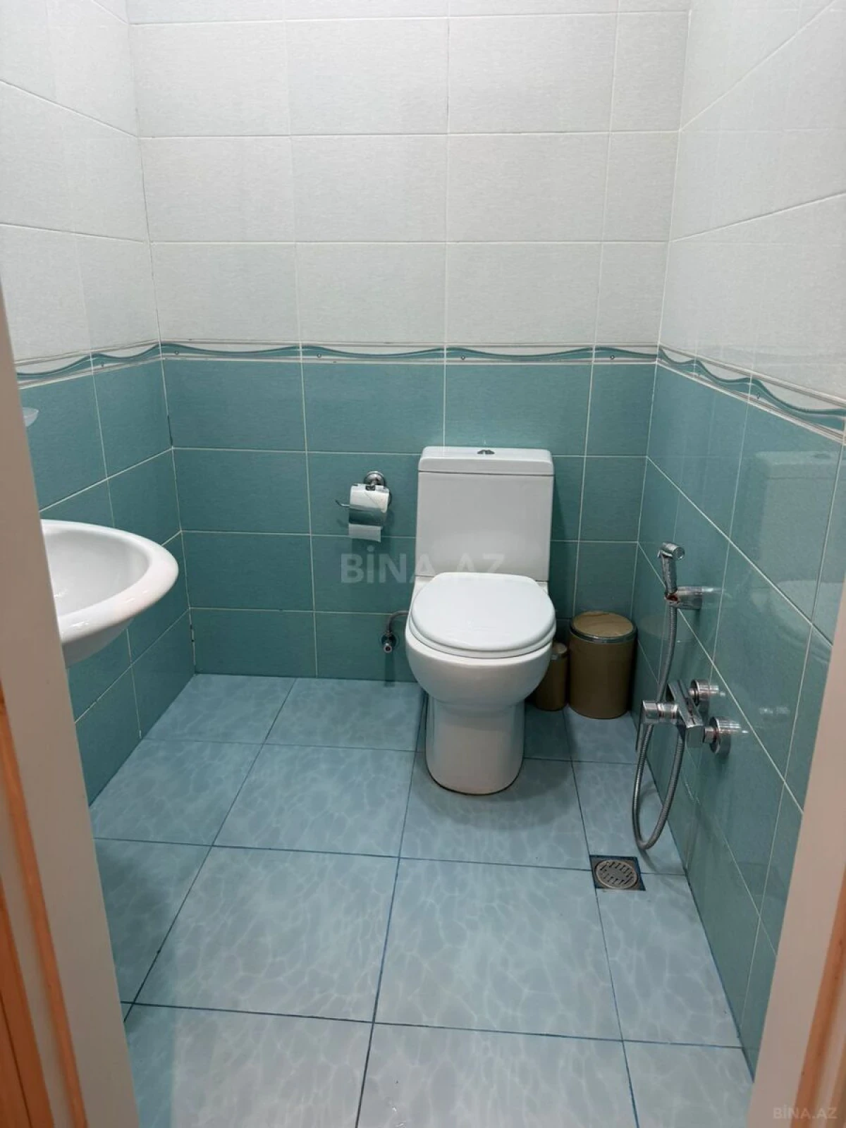 Kirayə verilir 3 otaqlı mənzil 140 m²