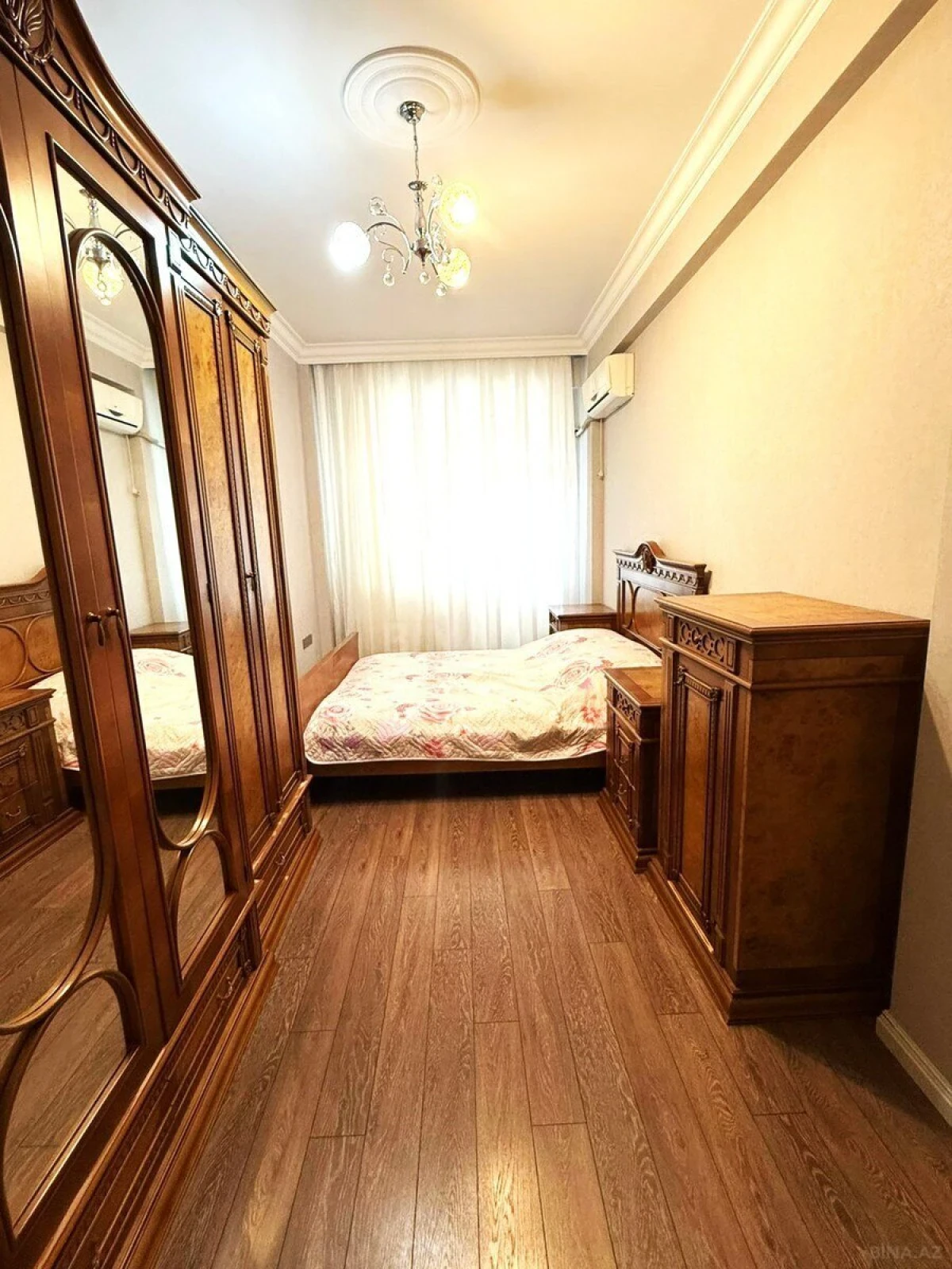 Kirayə verilir 3 otaqlı mənzil 140 m²