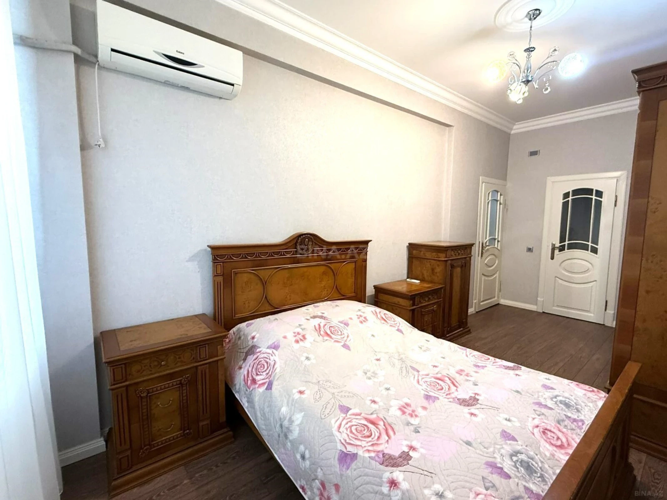 Kirayə verilir 3 otaqlı mənzil 140 m²