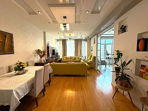 Satılır 3 otaqlı mənzil 132 m²