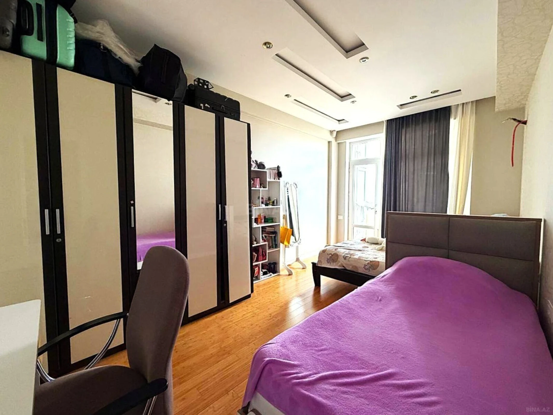 Satılır 3 otaqlı mənzil 132 m²