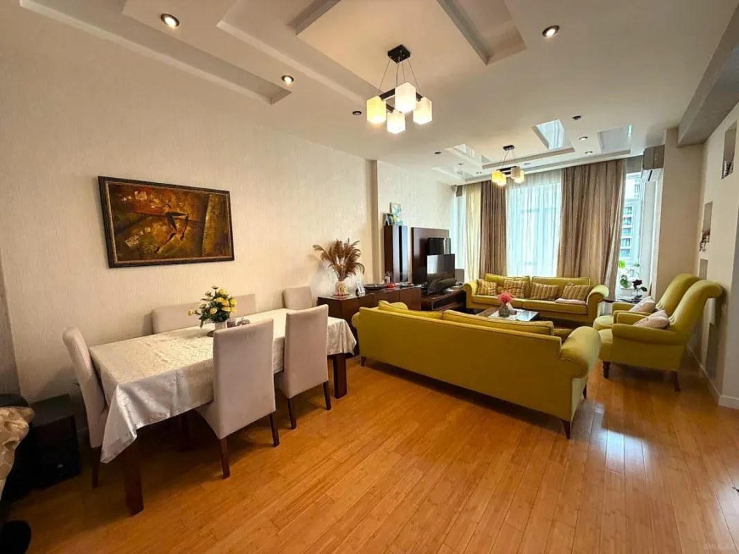 Satılır 3 otaqlı mənzil 132 m²