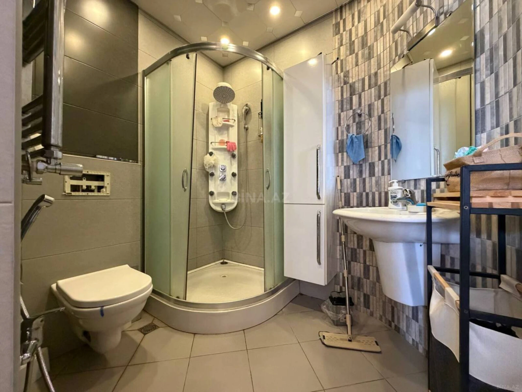 Satılır 3 otaqlı mənzil 132 m²