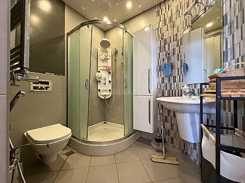Satılır 3 otaqlı mənzil 132 m²