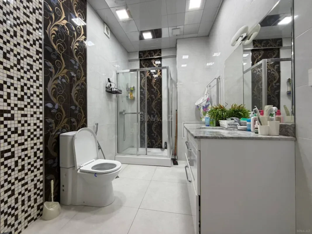 Satılır 3 otaqlı mənzil 132 m²