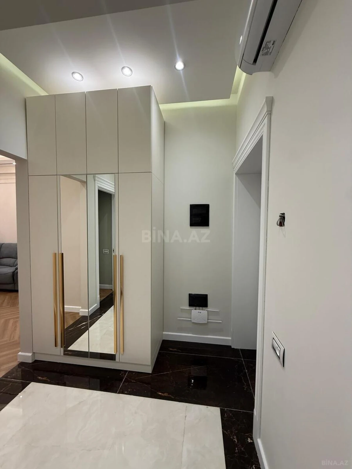 Kirayə verilir 3 otaqlı mənzil 100 m²