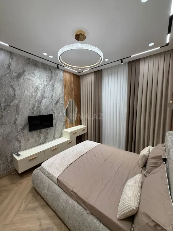 Satılır 2 otaqlı mənzil 83 m²