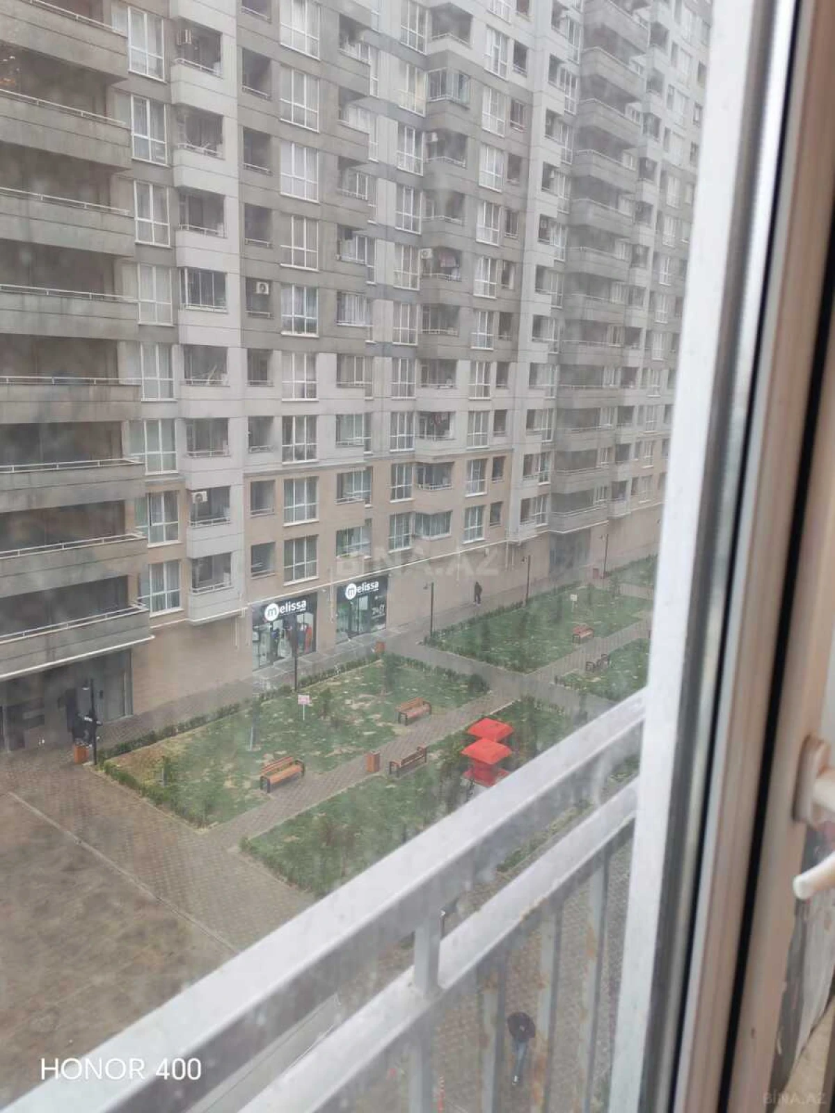 Satılır 2 otaqlı mənzil 76 m²