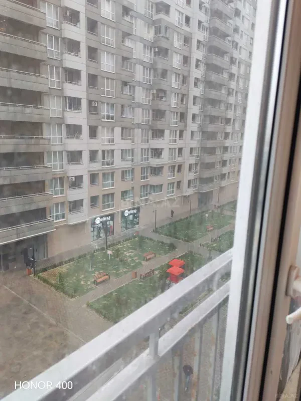Satılır 2 otaqlı mənzil 76 m²