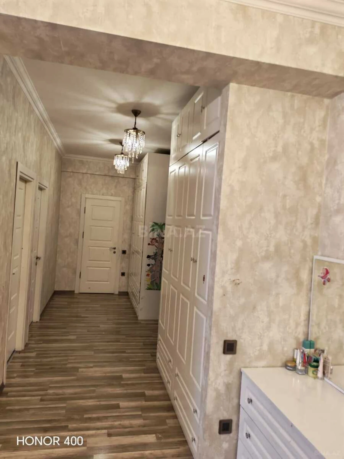 Satılır 2 otaqlı mənzil 76 m²