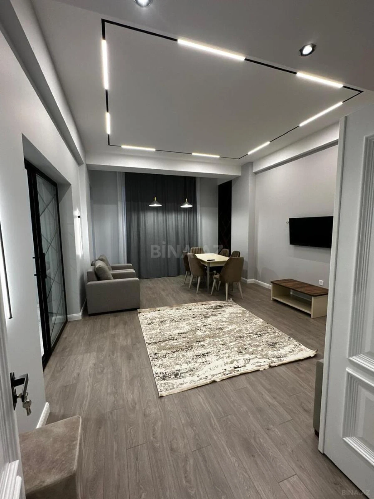 Kirayə verilir 2 otaqlı mənzil 100 m²