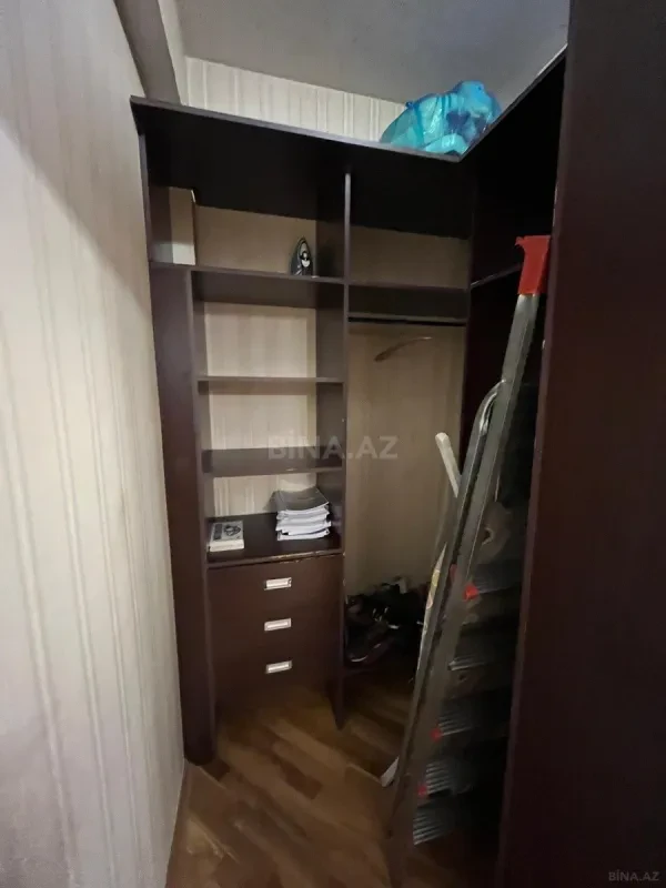 Satılır 3 otaqlı mənzil 135 m²