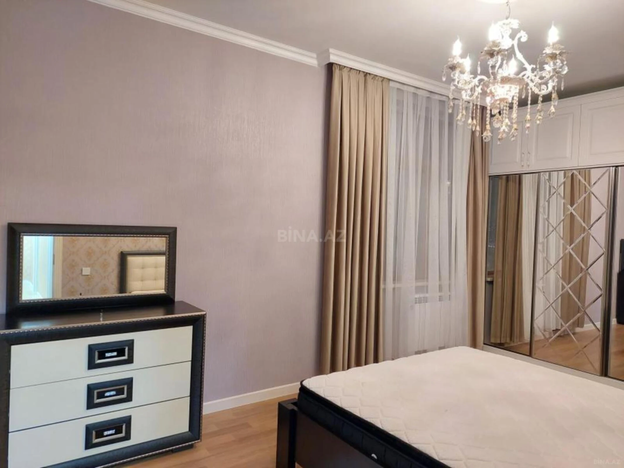 Kirayə verilir 2 otaqlı mənzil 85 m²