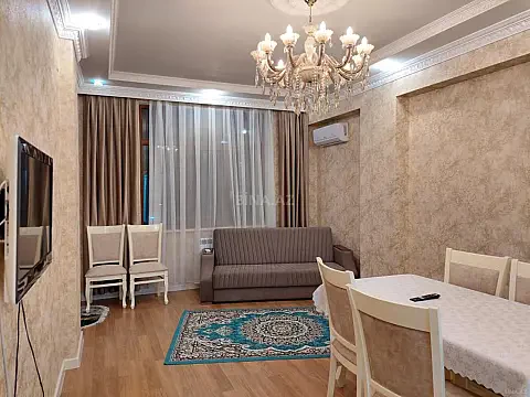 Kirayə verilir 2 otaqlı mənzil 85 m²