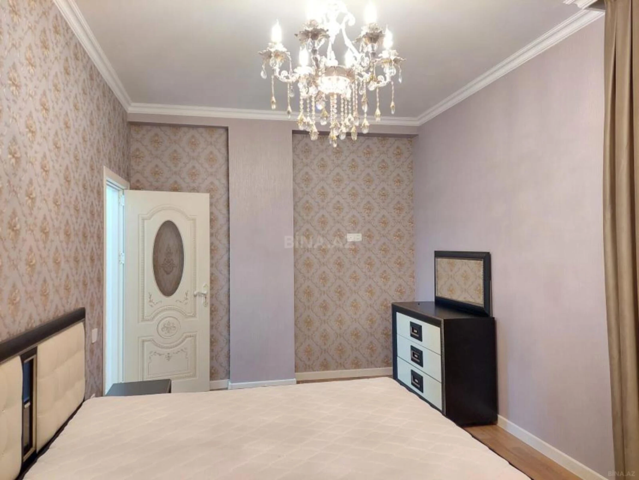 Kirayə verilir 2 otaqlı mənzil 85 m²