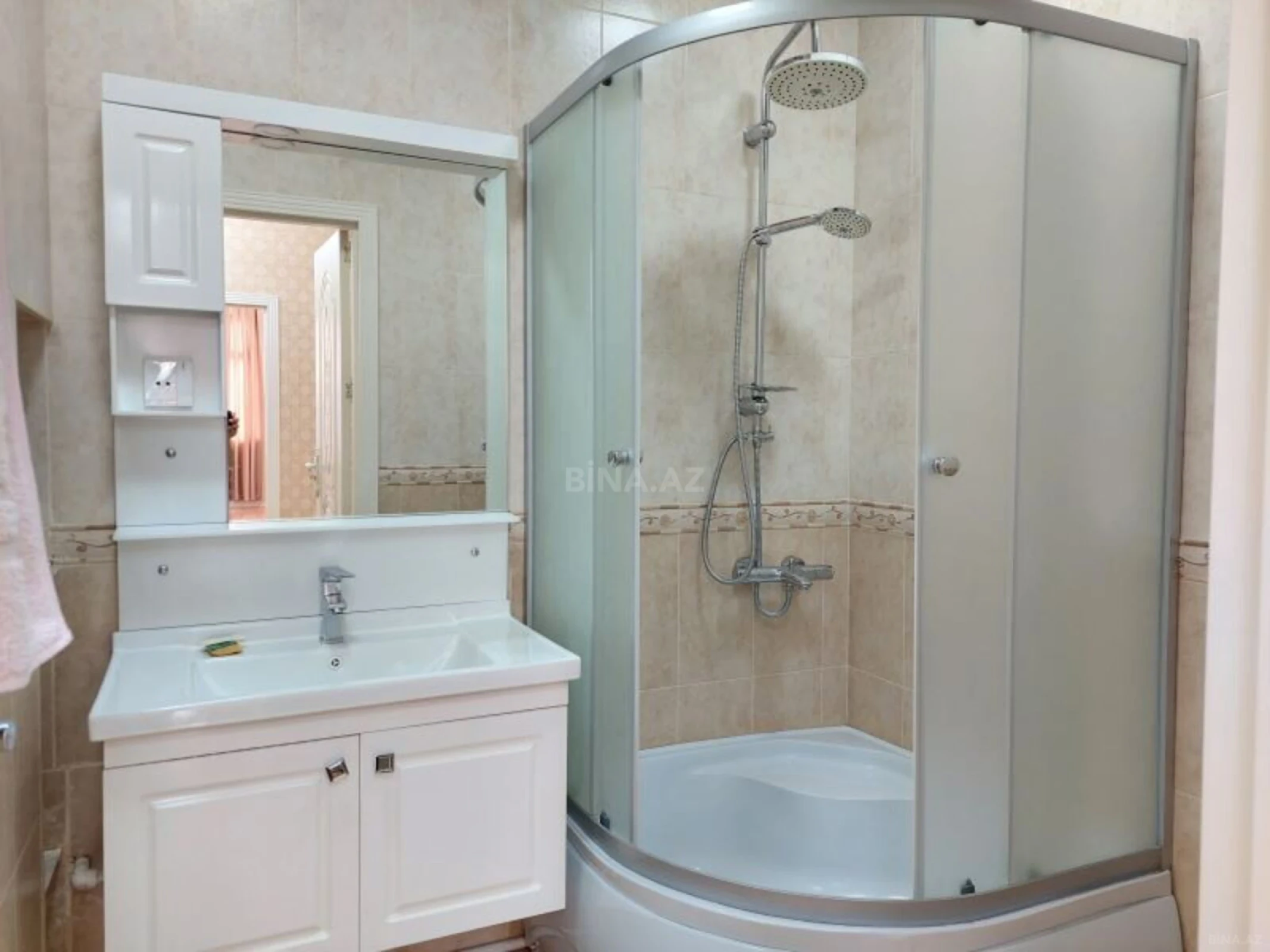 Kirayə verilir 2 otaqlı mənzil 85 m²