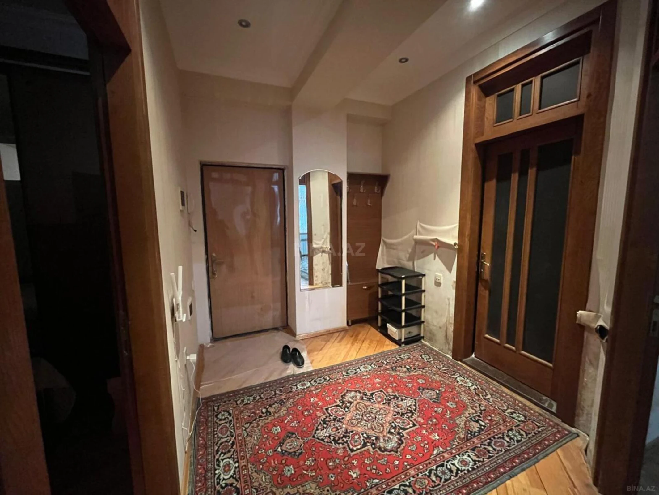 Kirayə verilir 2 otaqlı mənzil 70 m²