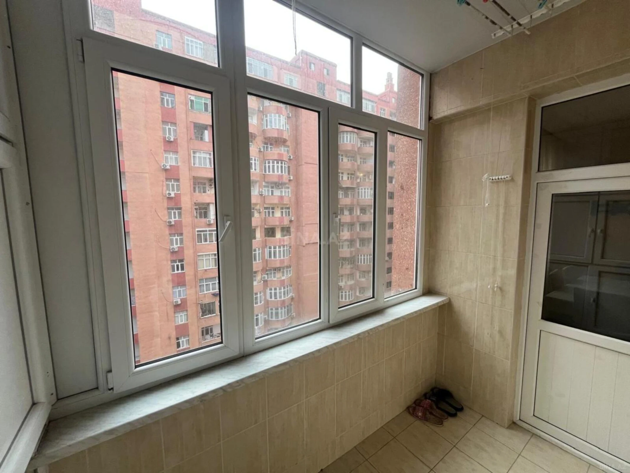 Kirayə verilir 2 otaqlı mənzil 70 m²