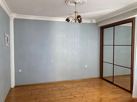 Satılır 3 otaqlı mənzil 128 m²