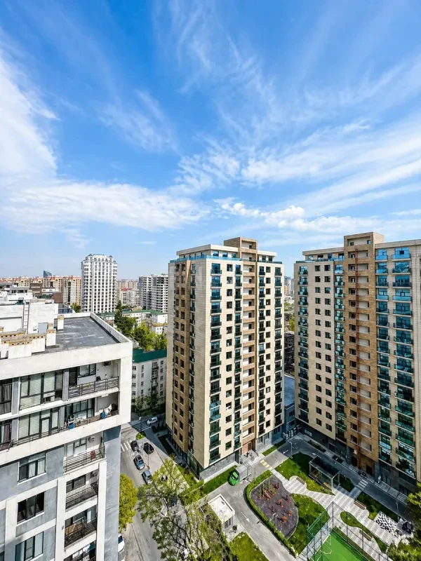 Kirayə verilir 2 otaqlı mənzil 80 m²