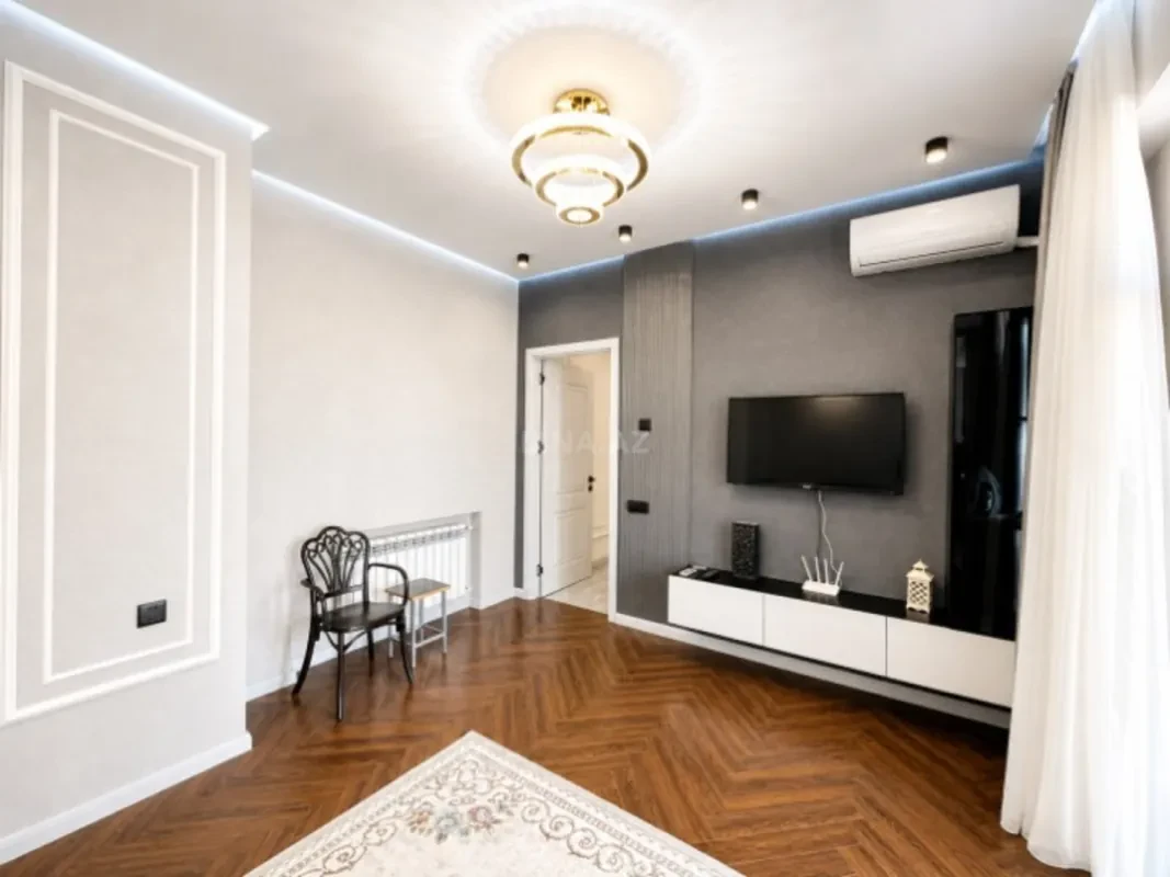 Kirayə verilir 2 otaqlı mənzil 80 m²