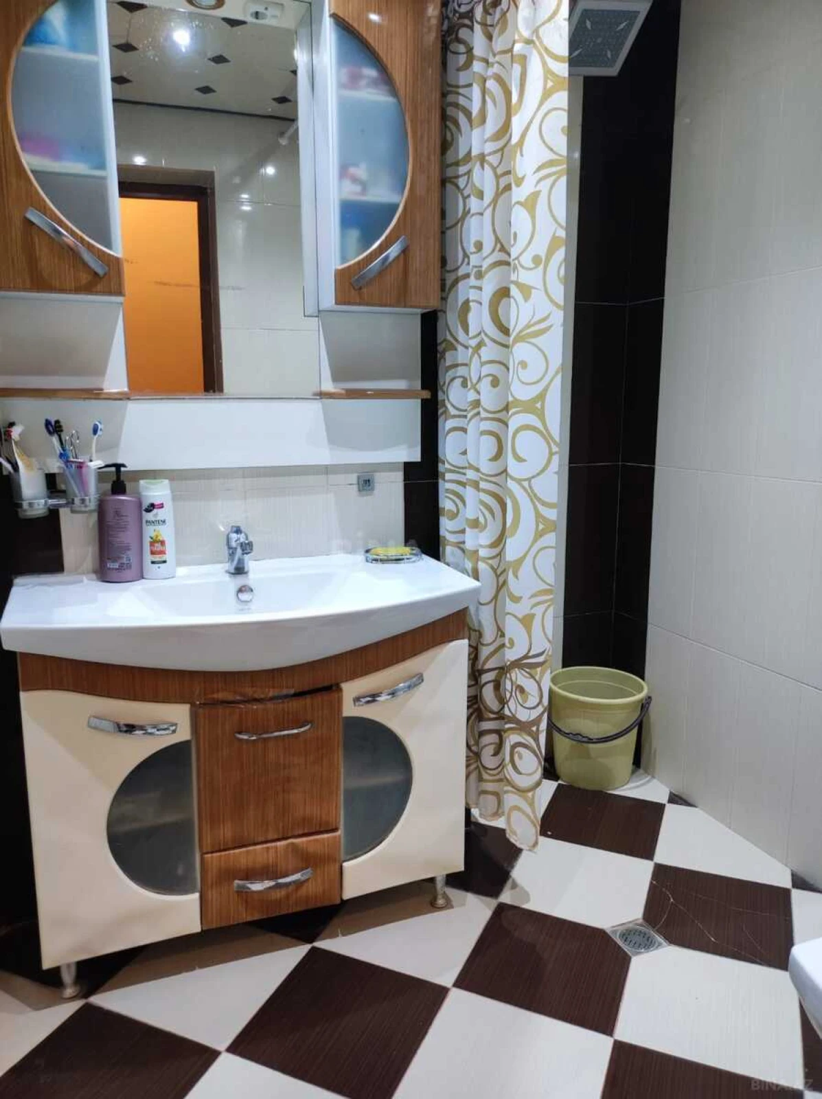 Satılır 3 otaqlı mənzil 140 m²