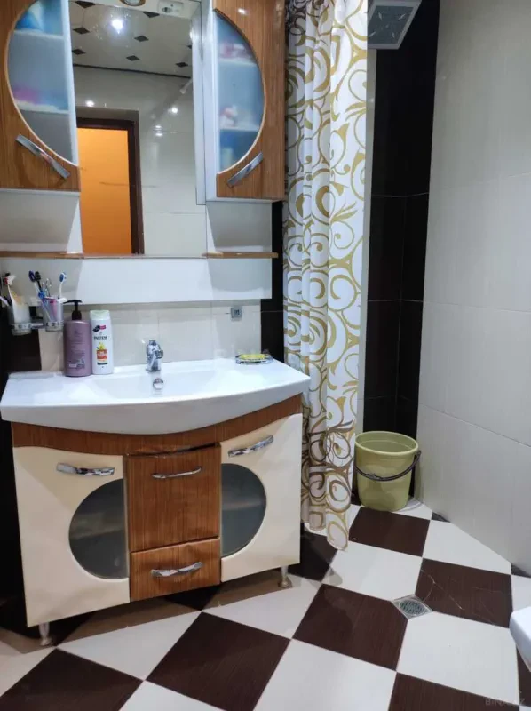 Satılır 3 otaqlı mənzil 140 m²