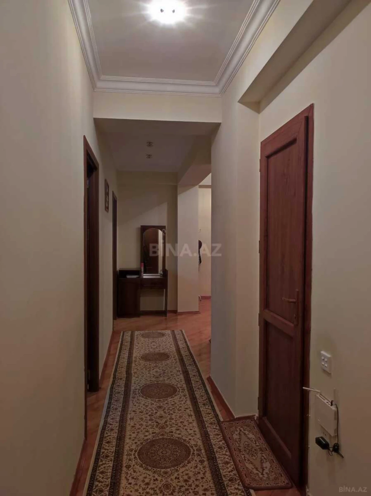 Satılır 3 otaqlı mənzil 140 m²