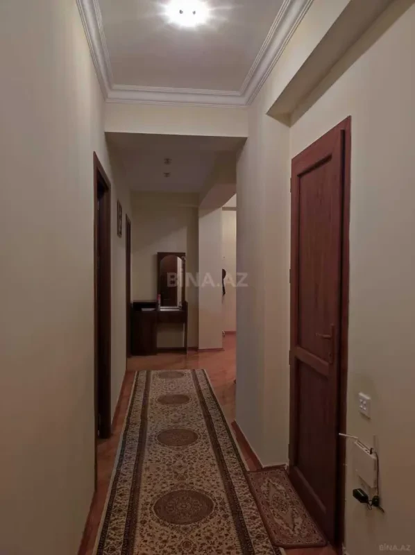 Satılır 3 otaqlı mənzil 140 m²
