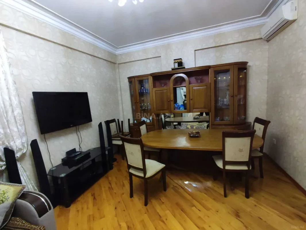 Satılır 3 otaqlı mənzil 140 m²