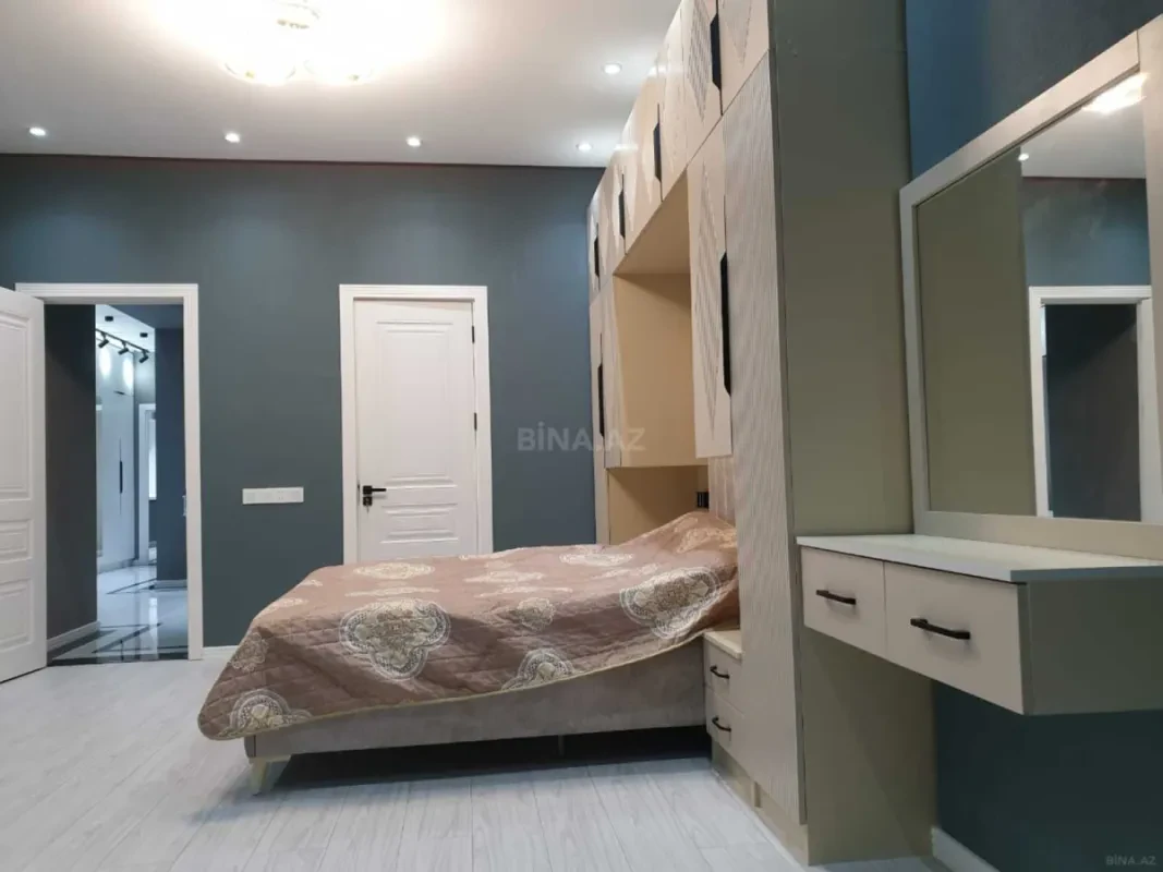 Kirayə verilir 3 otaqlı mənzil 141 m²