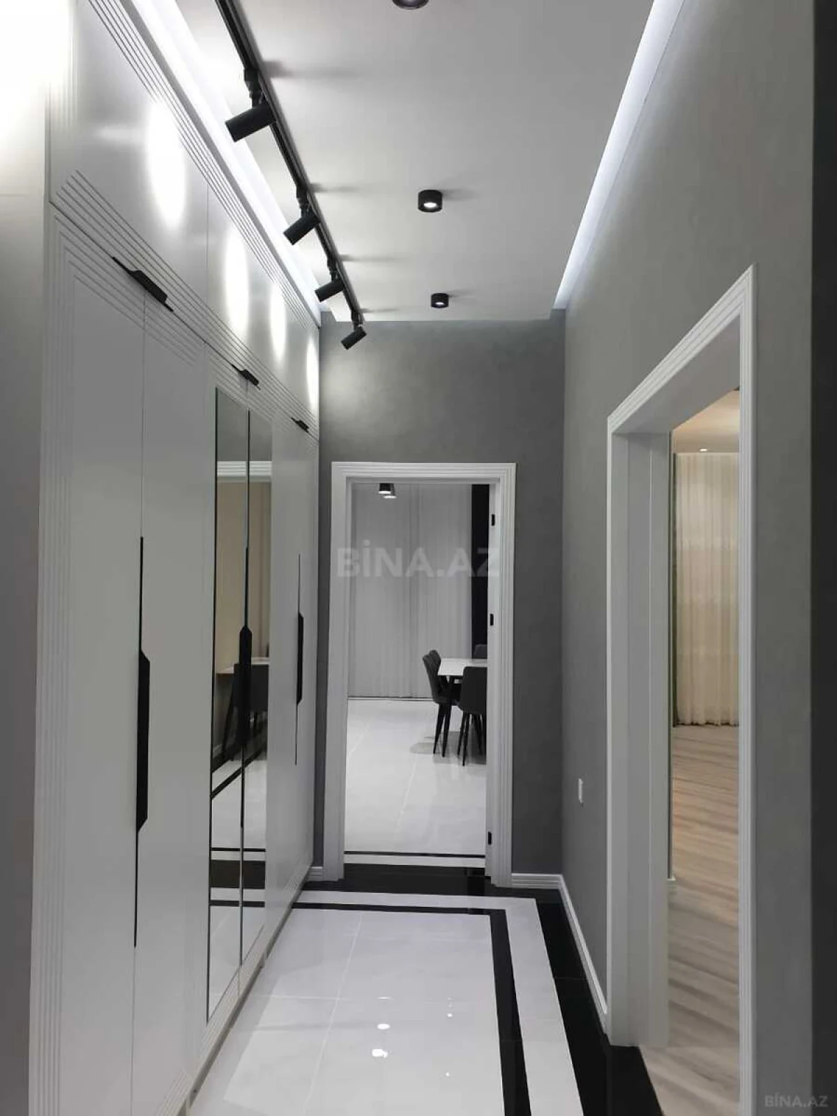 Kirayə verilir 3 otaqlı mənzil 141 m²