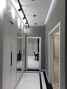 Kirayə verilir 3 otaqlı mənzil 141 m²
