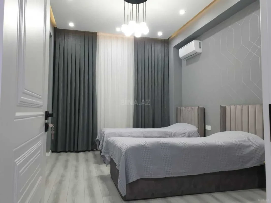 Kirayə verilir 3 otaqlı mənzil 141 m²
