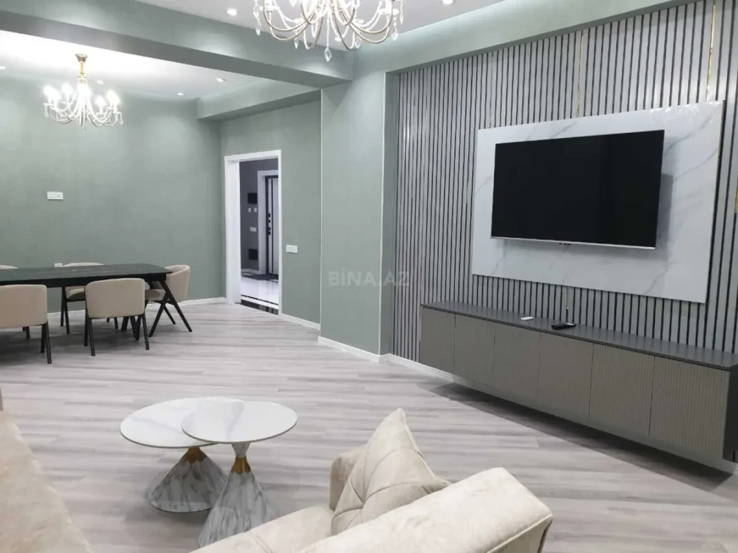 Kirayə verilir 3 otaqlı mənzil 141 m²