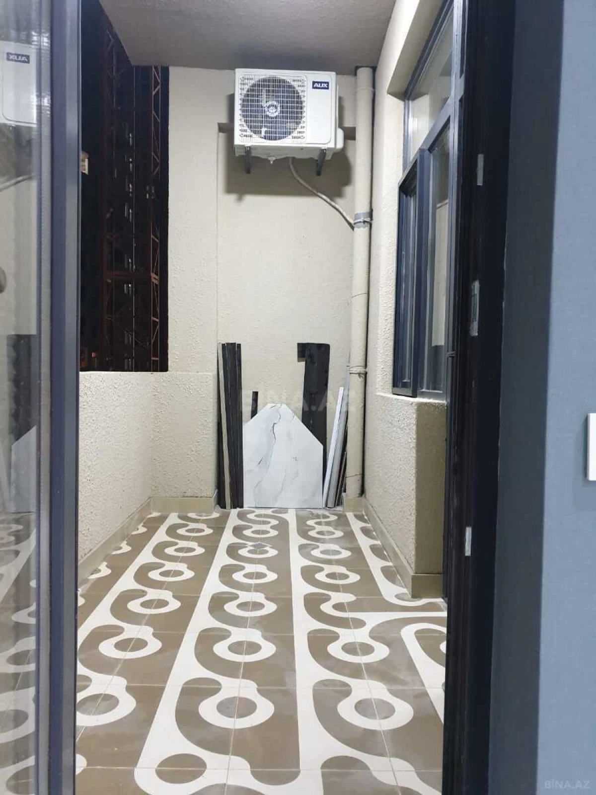 Kirayə verilir 3 otaqlı mənzil 141 m²