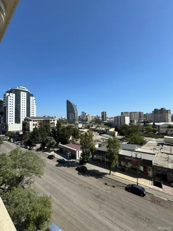 Satılır 3 otaqlı mənzil 166 m²