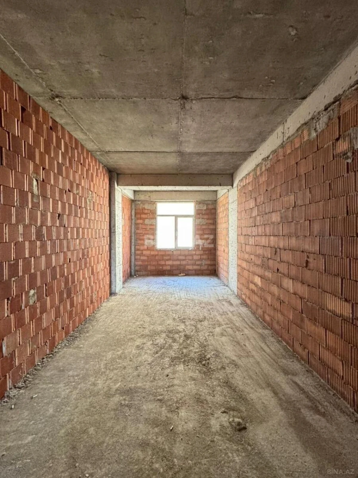 Satılır 3 otaqlı mənzil 166 m²