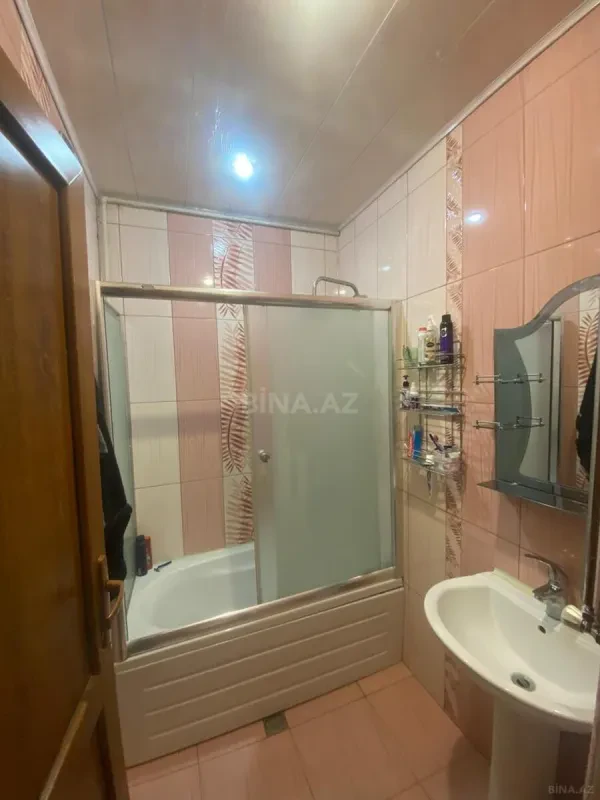 Kirayə verilir 2 otaqlı mənzil 65 m²