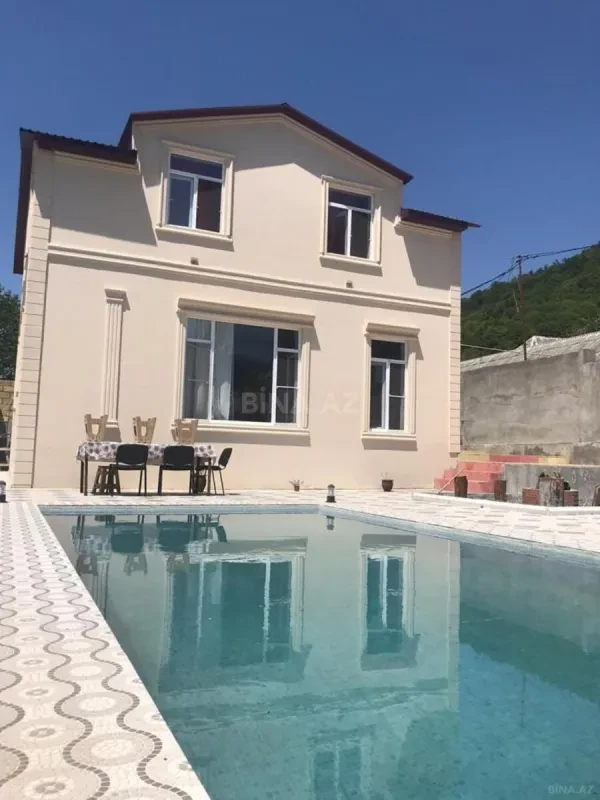 Kirayə verilir 6 otaqlı həyət evi 180 m²
