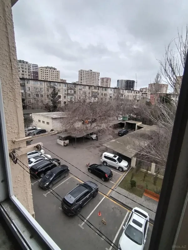 Kirayə verilir 2 otaqlı mənzil 80 m²
