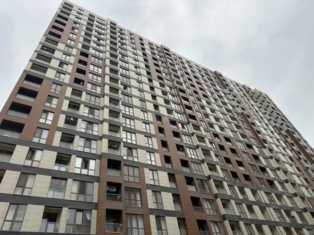 Satılır 3 otaqlı mənzil 94 m²