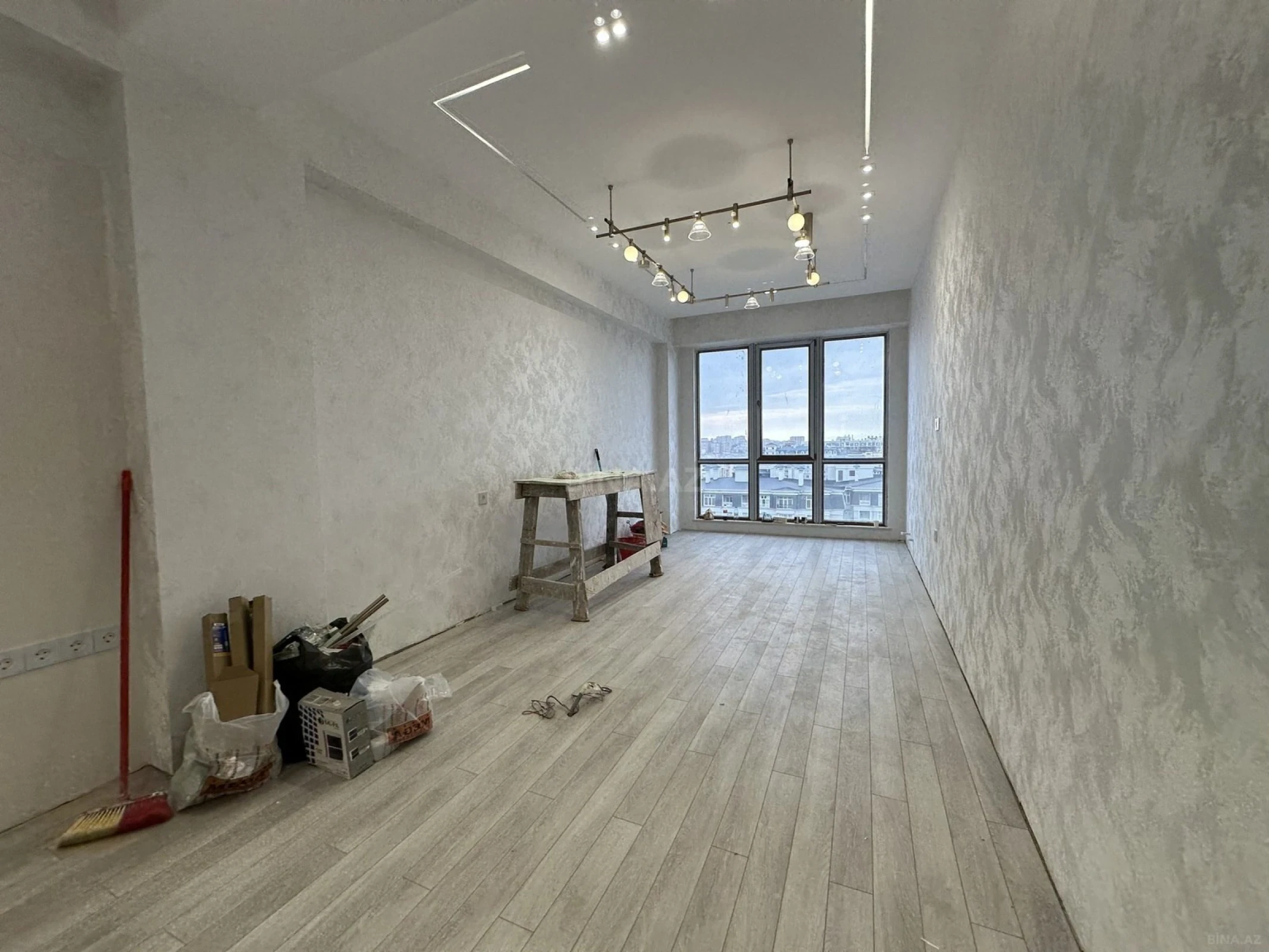 Satılır 3 otaqlı mənzil 94 m²