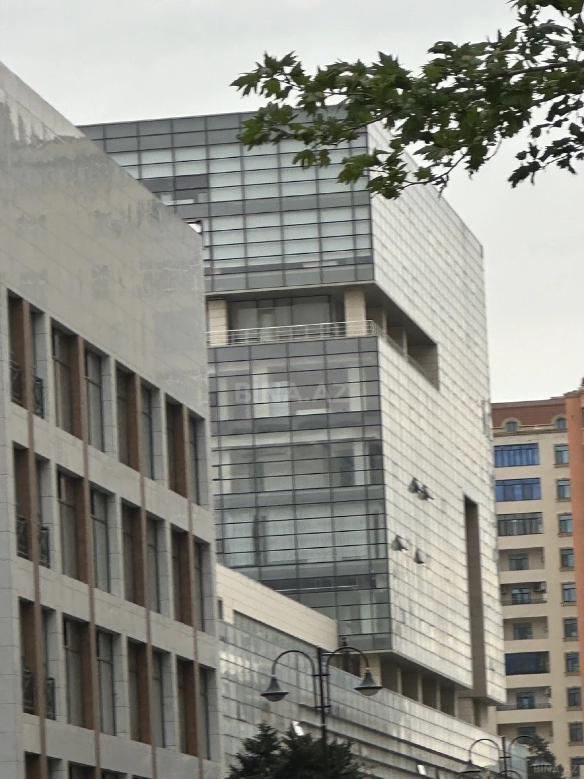 Satılır 3 otaqlı mənzil 94 m²