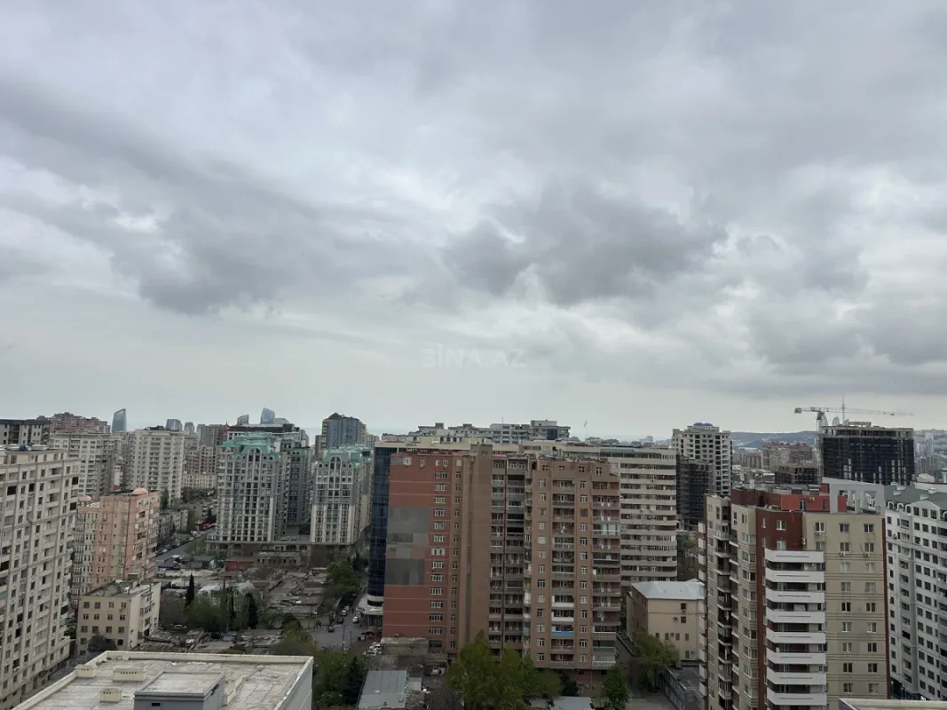 Satılır 3 otaqlı mənzil 94 m²