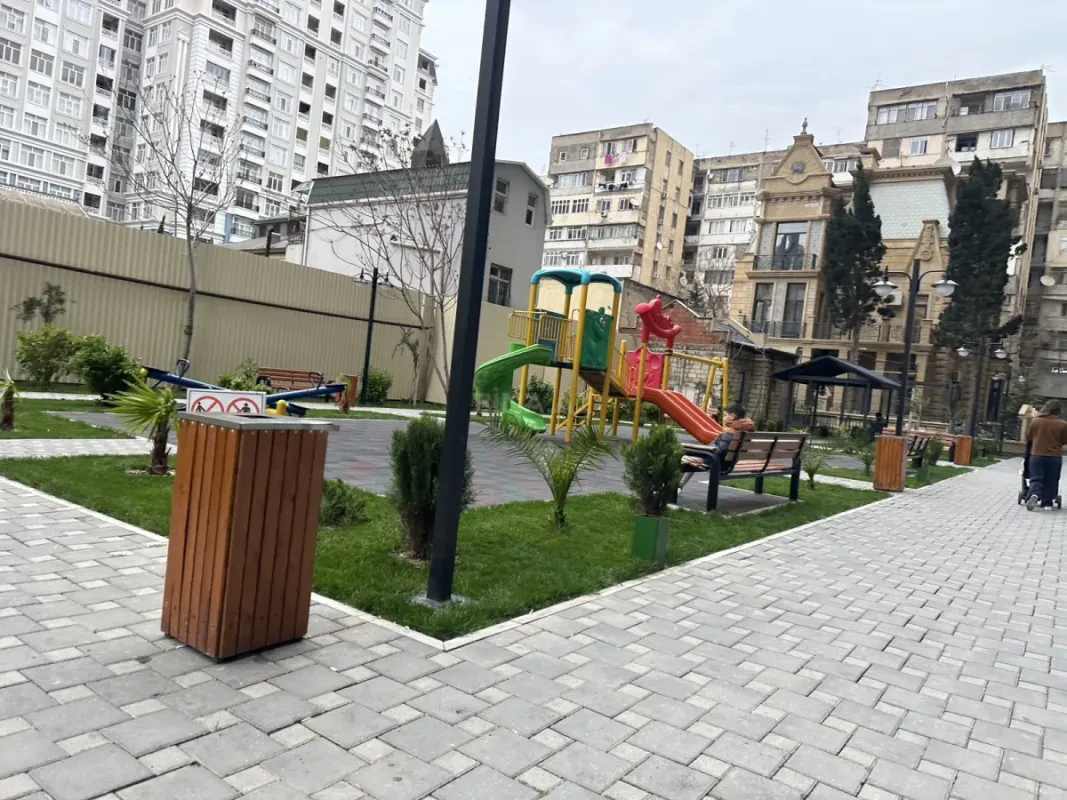 Satılır 3 otaqlı mənzil 94 m²